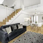 Tandem Palacio Alfama מלון דירות