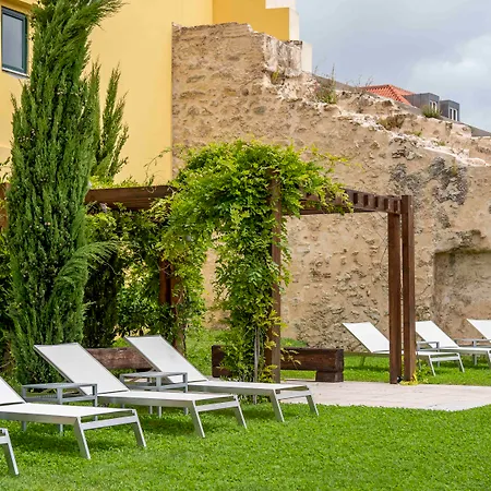 Tandem Palacio Alfama מלון דירות 4*