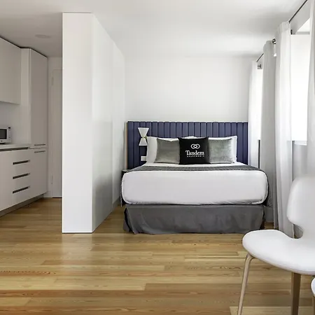 מלון דירות Tandem Palacio Alfama 4*