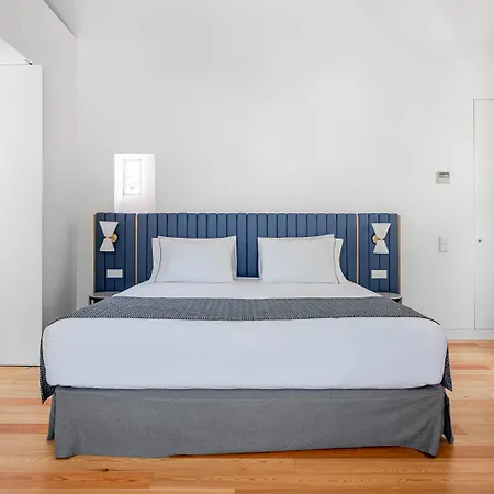 Tandem Palacio Alfama מלון דירות 4*