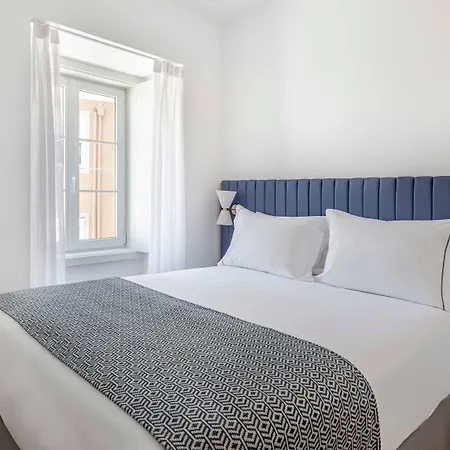 Tandem Palacio Alfama מלון דירות 4*