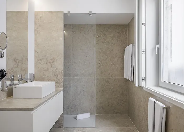 Tandem Palacio Alfama Lisbon