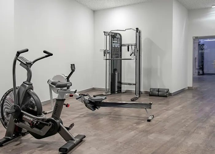 Apartahotel Tandem Palacio Alfama 4*