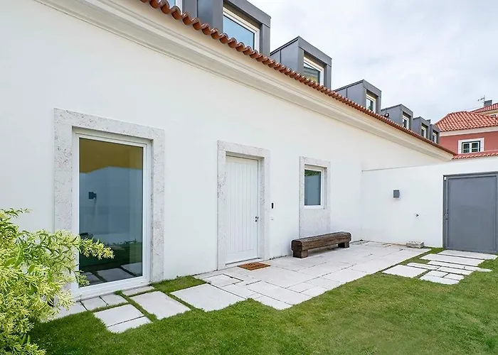 Tandem Palacio Alfama Lisbon